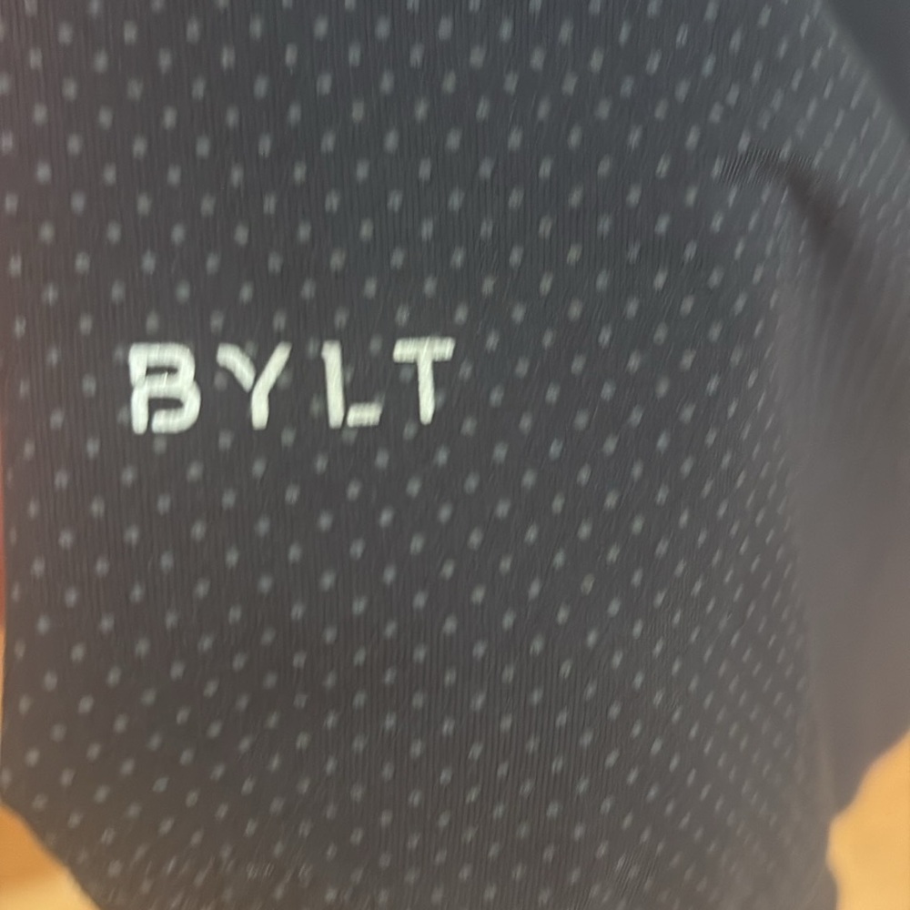 BYLT Men’s drop cut shirt. - Picture 3 of 4